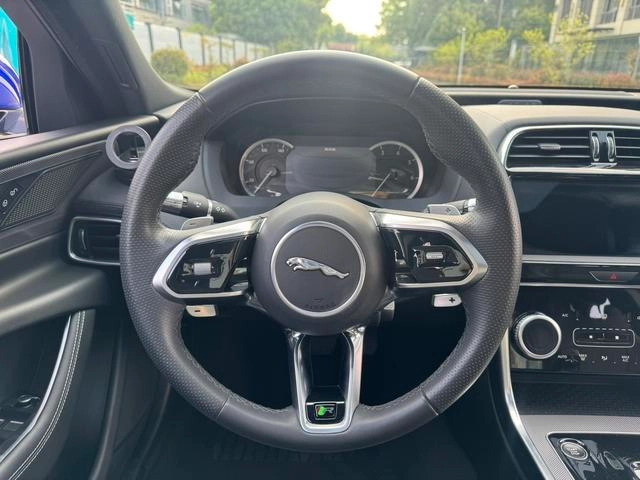 Jaguar XEL 2020 2.0T 200PS R-DYNAMIC S Enterprising Sports Edition interior photo 11