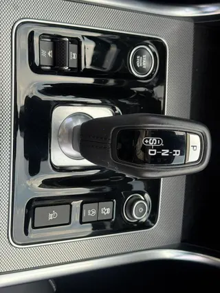 Jaguar XEL 2020 2.0T 200PS R-DYNAMIC S Enterprising Sports Edition interior photo 13