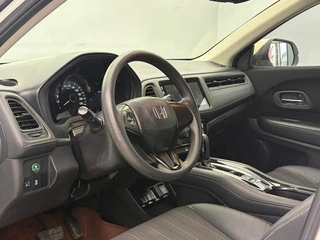 Honda Vezel 2015 1.8L CVT Modèle d'élite à deux roues motrices intérieur photo 11 Honda Vezel 2015 1.8L CVT Modèle d'élite à deux roues motrices intérieur photo 11