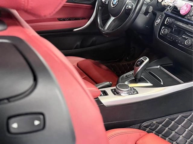 BMW 2 Series (Imported) 2021 225i Coupé de cuatro puertas M Conjunto deportivo interior foto 16 BMW 2 Series (Imported) 2021 225i Coupé de cuatro puertas M Conjunto deportivo interior foto 16