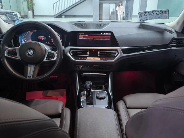 BMW 3 Series 2020 320Li M Спортивный костюм интерьер фото 11 BMW 3 Series 2020 320Li M Спортивный костюм интерьер фото 11