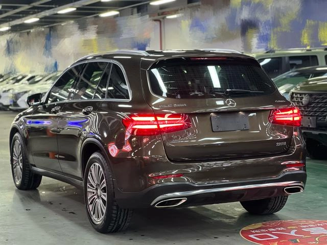 Mercedes-Benz GLC 2016 GLC 260 4MATIC Dynamic exterior photo 7 Mercedes-Benz GLC 2016 GLC 260 4MATIC Dynamic exterior photo 7