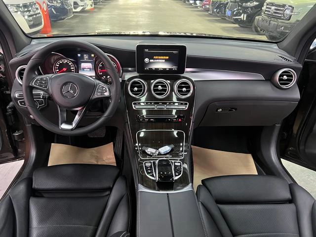 Mercedes-Benz GLC 2016 GLC 260 4MATIC Dynamic interior photo 12 Mercedes-Benz GLC 2016 GLC 260 4MATIC Dynamic interior photo 12