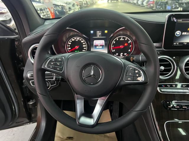 Mercedes-Benz GLC 2016 GLC 260 4MATIC Dynamic interior photo 13 Mercedes-Benz GLC 2016 GLC 260 4MATIC Dynamic interior photo 13