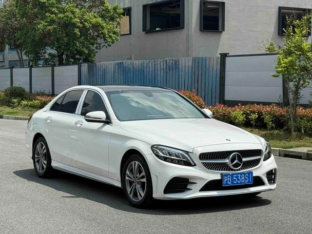 Mercedes-Benz C-Class 2021 C 200 L Edición deportiva de moda exterior foto 3 Mercedes-Benz C-Class 2021 C 200 L Edición deportiva de moda exterior foto 3