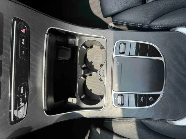 Mercedes-Benz C-Class 2021 C 200 L Edición deportiva de moda interior foto 17 Mercedes-Benz C-Class 2021 C 200 L Edición deportiva de moda interior foto 17