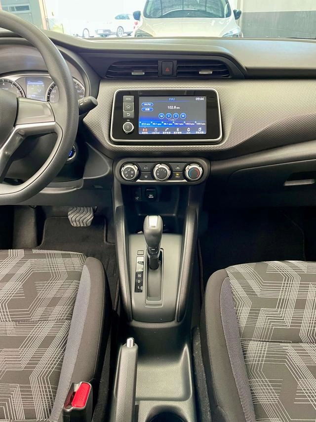 Nissan Kicks 2020 1.5L CVT Version cool intérieur photo 9