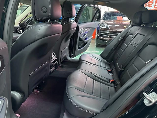 Mercedes-Benz C- Class 2021 C 260 L Sports Star Yao Zhen Tibetan Edition interior photo 11 Mercedes-Benz C- Class 2021 C 260 L Sports Star Yao Zhen Tibetan Edition interior photo 11