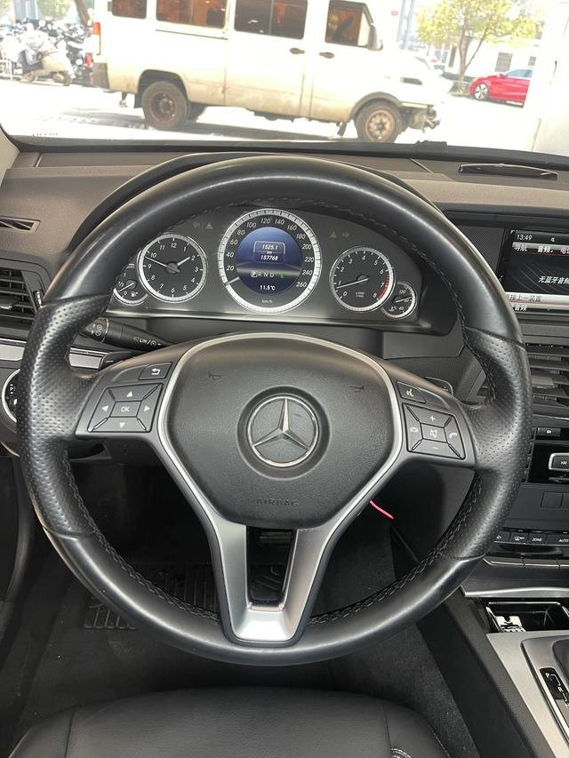 Mercedes-Benz E-Class (Imported) 2012 E 260 CGI Coupe interior photo 11 Mercedes-Benz E-Class (Imported) 2012 E 260 CGI Coupe interior photo 11