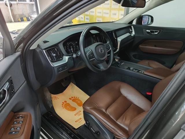 Volvo XC60 2019 T5 Version Smart Yi à quatre roues motrices Pays VI extérieur photo 4 Volvo XC60 2019 T5 Version Smart Yi à quatre roues motrices Pays VI extérieur photo 4