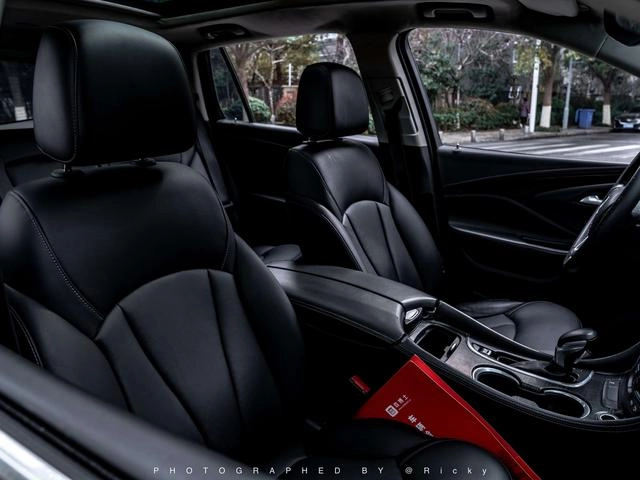 Buick Envision 2018 20T Двухприводная элитная модель интерьер фото 9 Buick Envision 2018 20T Двухприводная элитная модель интерьер фото 9