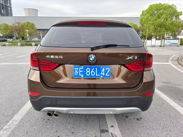 BMW X1 2015 sDrive18i Version améliorée de la mode extérieur photo 4 BMW X1 2015 sDrive18i Version améliorée de la mode extérieur photo 4