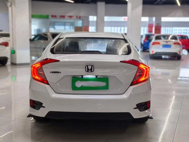 Honda Civic 2016 180TURBO CVT Comfort Edition interior photo 8