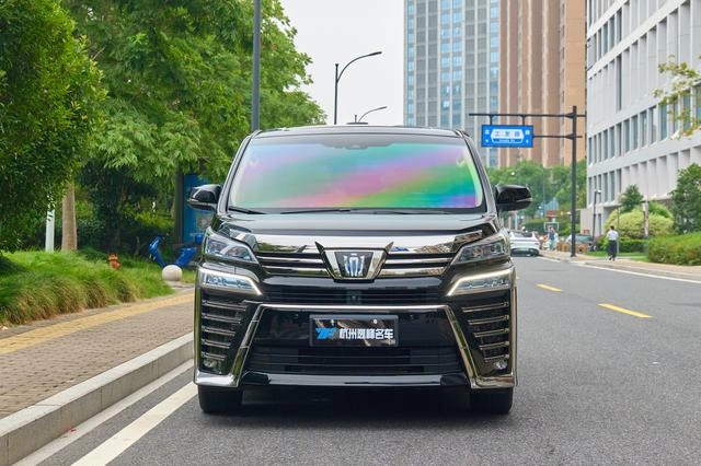 Toyota Vellfire 2021 Crown Dual Power 2.5L HV Ultimate Edition exterior photo 2 Toyota Vellfire 2021 Crown Dual Power 2.5L HV Ultimate Edition exterior photo 2