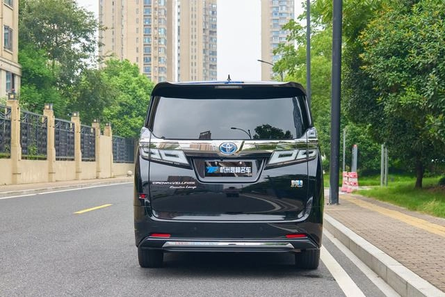 Toyota Vellfire 2021 Crown Dual Power 2.5L HV Ultimate Edition exterior photo 8 Toyota Vellfire 2021 Crown Dual Power 2.5L HV Ultimate Edition exterior photo 8