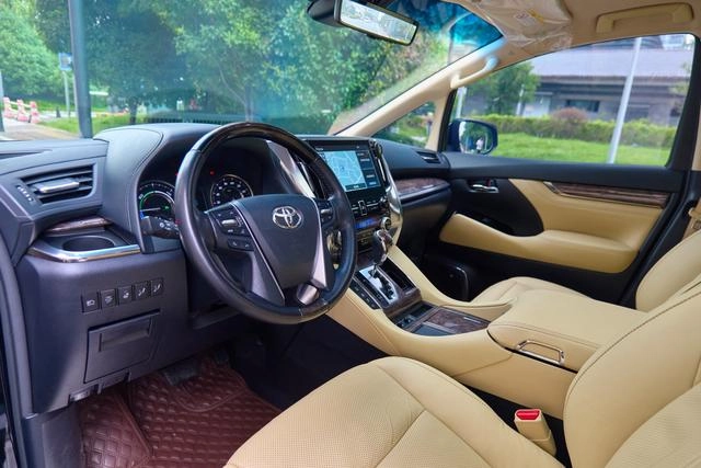 Toyota Vellfire 2021 Crown Dual Power 2.5L HV Ultimate Edition interior photo 11 Toyota Vellfire 2021 Crown Dual Power 2.5L HV Ultimate Edition interior photo 11