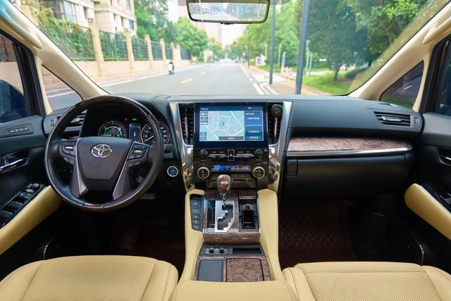 Toyota Vellfire 2021 Crown Dual Power 2.5L HV Ultimate Edition interior photo 12 Toyota Vellfire 2021 Crown Dual Power 2.5L HV Ultimate Edition interior photo 12