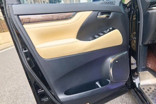 Toyota Vellfire 2021 Crown Dual Power 2.5L HV Ultimate Edition interior photo 20 Toyota Vellfire 2021 Crown Dual Power 2.5L HV Ultimate Edition interior photo 20