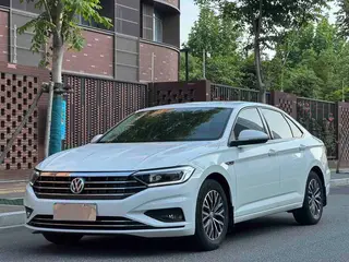 Volkswagen Sagitar 2019 280TSI DSG Tipo cómodo País VI