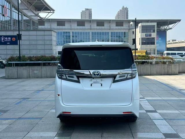 Toyota Vellfire 2021 Crown Dual Power 2.5L HV Premium Edition exterior photo 6