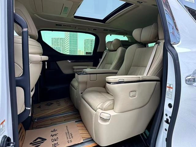 Toyota Vellfire 2021 Crown Dual Power 2.5L HV Premium Edition interior photo 9