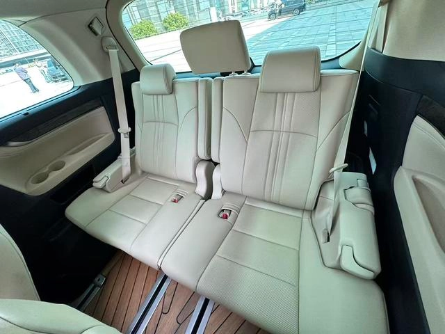 Toyota Vellfire 2021 Crown Dual Power 2.5L HV Premium Edition interior photo 10