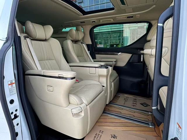 Toyota Vellfire 2021 Crown Dual Power 2.5L HV Premium Edition interior photo 14