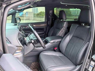 Toyota Alphard 2021 Double moteur 2.5L Version de luxe intérieur photo 11 Toyota Alphard 2021 Double moteur 2.5L Version de luxe intérieur photo 11