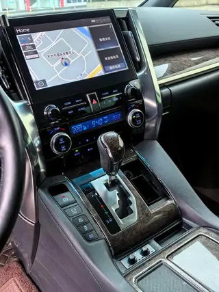 Toyota Alphard 2021 Double moteur 2.5L Version de luxe intérieur photo 12 Toyota Alphard 2021 Double moteur 2.5L Version de luxe intérieur photo 12