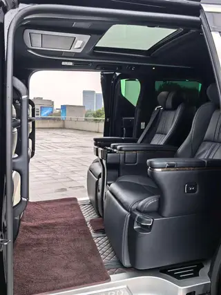 Toyota Alphard 2021 Double moteur 2.5L Version de luxe intérieur photo 16 Toyota Alphard 2021 Double moteur 2.5L Version de luxe intérieur photo 16