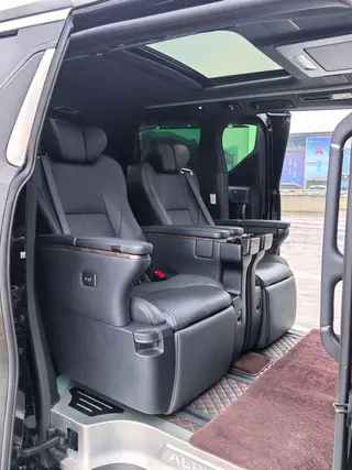 Toyota Alphard 2021 Double moteur 2.5L Version de luxe intérieur photo 17 Toyota Alphard 2021 Double moteur 2.5L Version de luxe intérieur photo 17