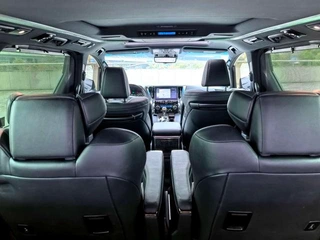 Toyota Alphard 2021 Double moteur 2.5L Version de luxe intérieur photo 20 Toyota Alphard 2021 Double moteur 2.5L Version de luxe intérieur photo 20