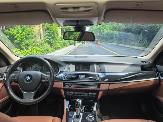 BMW 5 Series 2017 520Li Elegant style interior photo 7 BMW 5 Series 2017 520Li Elegant style interior photo 7