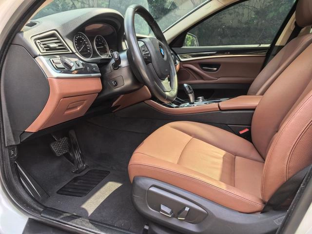 BMW 5 Series 2017 520Li Elegant style interior photo 9 BMW 5 Series 2017 520Li Elegant style interior photo 9