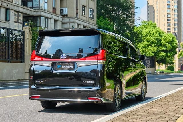 Toyota Vellfire 2021 Crown Doble motor 2.5L HV Edición Suprema exterior foto 7 Toyota Vellfire 2021 Crown Doble motor 2.5L HV Edición Suprema exterior foto 7