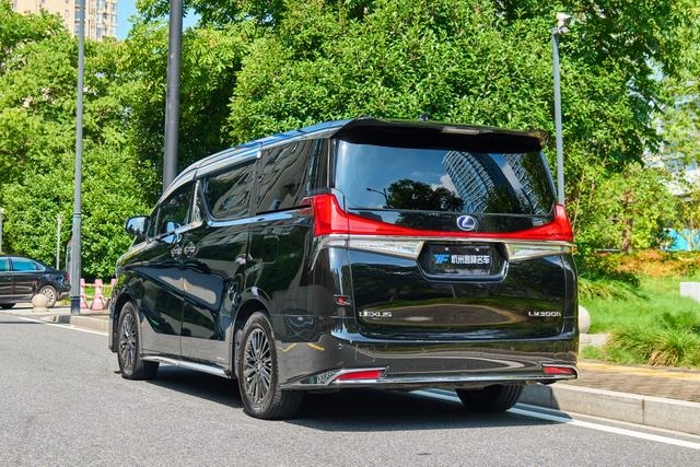 Toyota Vellfire 2021 Crown Doble motor 2.5L HV Edición Suprema exterior foto 9 Toyota Vellfire 2021 Crown Doble motor 2.5L HV Edición Suprema exterior foto 9