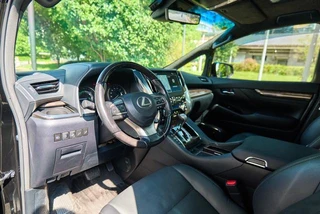 Toyota Vellfire 2021 Crown Doble motor 2.5L HV Edición Suprema interior foto 11 Toyota Vellfire 2021 Crown Doble motor 2.5L HV Edición Suprema interior foto 11