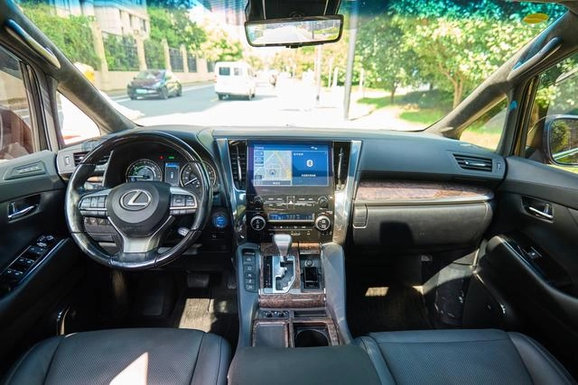 Toyota Vellfire 2021 Crown Doble motor 2.5L HV Edición Suprema interior foto 12 Toyota Vellfire 2021 Crown Doble motor 2.5L HV Edición Suprema interior foto 12