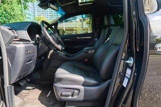 Toyota Vellfire 2021 Crown Doble motor 2.5L HV Edición Suprema interior foto 15 Toyota Vellfire 2021 Crown Doble motor 2.5L HV Edición Suprema interior foto 15