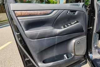 Toyota Vellfire 2021 Crown Doble motor 2.5L HV Edición Suprema interior foto 20 Toyota Vellfire 2021 Crown Doble motor 2.5L HV Edición Suprema interior foto 20