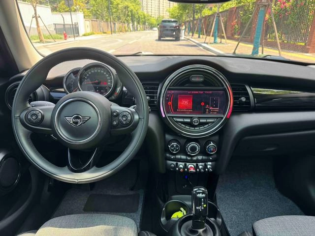 MINI 2019 1.5T COOPER Classic style Five-door version interior photo 12 MINI 2019 1.5T COOPER Classic style Five-door version interior photo 12