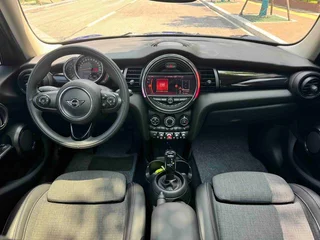 MINI 2019 1.5T COOPER Classic style Five-door version interior photo 13 MINI 2019 1.5T COOPER Classic style Five-door version interior photo 13