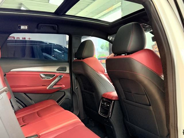 Jetour X70 Plus 2023 1.6T DCT Fuerte PLUS 5 Asiento interior foto 11 Jetour X70 Plus 2023 1.6T DCT Fuerte PLUS 5 Asiento interior foto 11