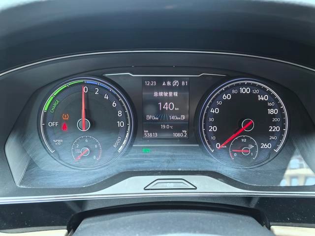 Volkswagen Passat PHEV 2019 430PHEV Édition de luxe mixte intérieur photo 12