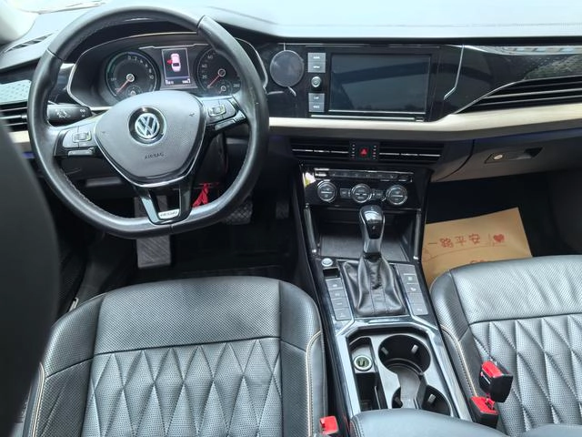 Volkswagen Passat PHEV 2019 430PHEV Édition de luxe mixte intérieur photo 14