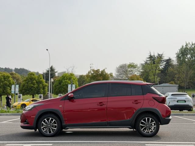 Toyota Yaris L 2022 1.5L CVT De lujo PLUS Edición exterior foto 4