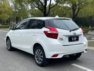 Toyota Yaris L 2021 1.5L CVT Versión líder exterior foto 7 Toyota Yaris L 2021 1.5L CVT Versión líder exterior foto 7