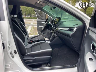 Toyota Yaris L 2021 1.5L CVT Versión líder interior foto 11 Toyota Yaris L 2021 1.5L CVT Versión líder interior foto 11