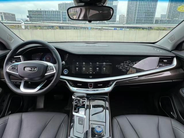 Geely Auto Borui ePro 2021 1.5T Веденая версия интерьер фото 17