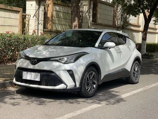 Toyota C-HR 2021 2.0L Роскошная версия